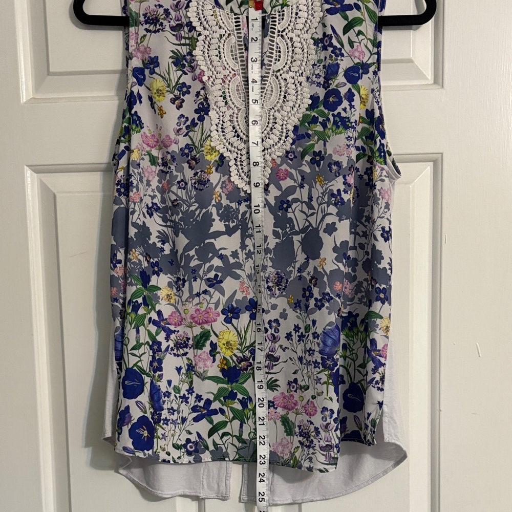 Daniel Rainn Multicolor Floral Blouse with Crochet Detail - Picture 5 of 6
